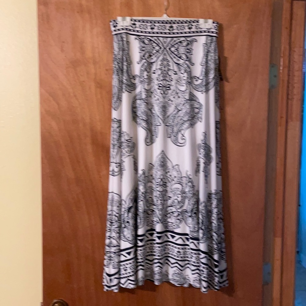 NWT INC International Concepts MAXI Paisley black and white skirt (mlb)